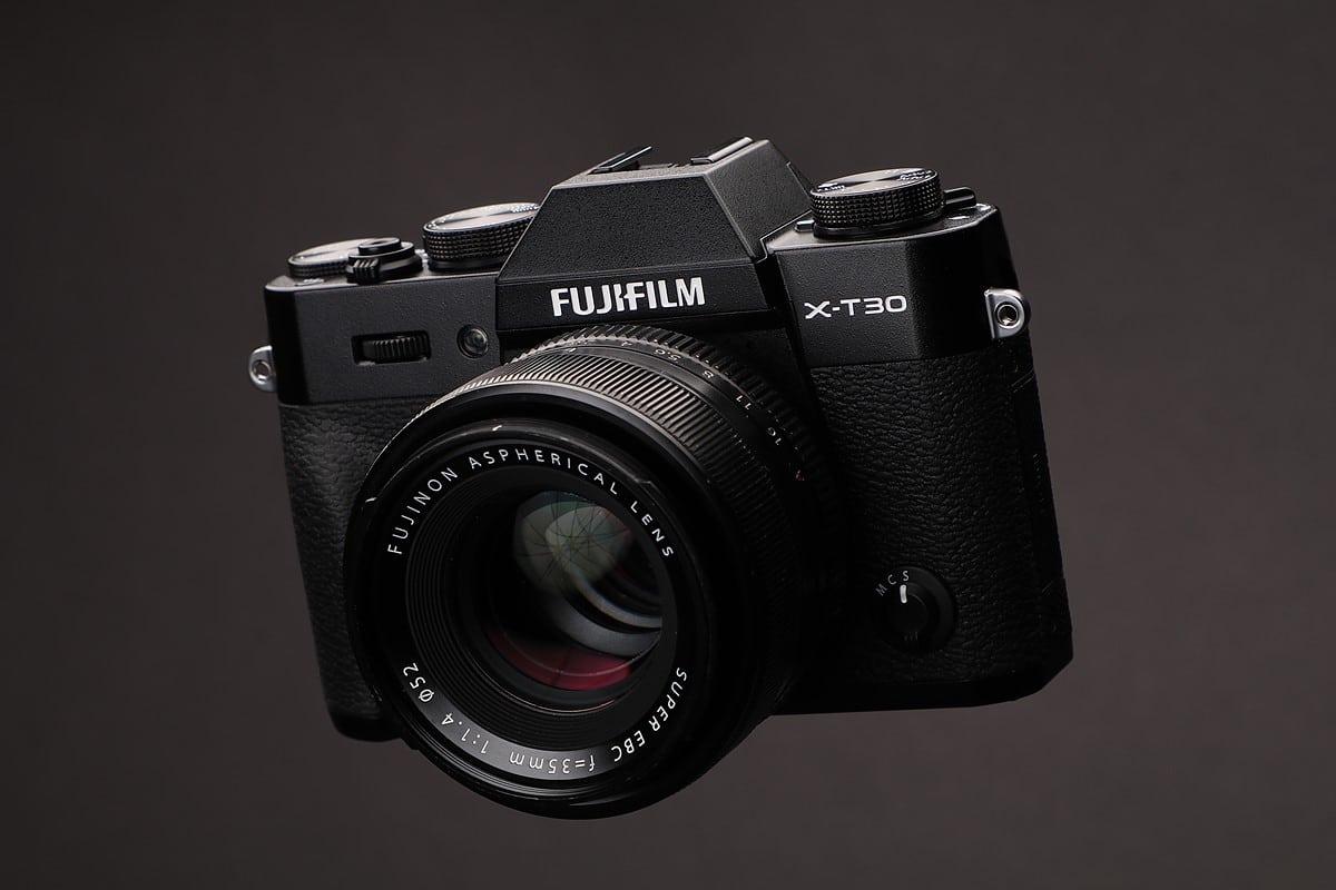 Máy ảnh Fujifilm XT30 là chiếc máy ảnh phù hợp với mọi người dùng.